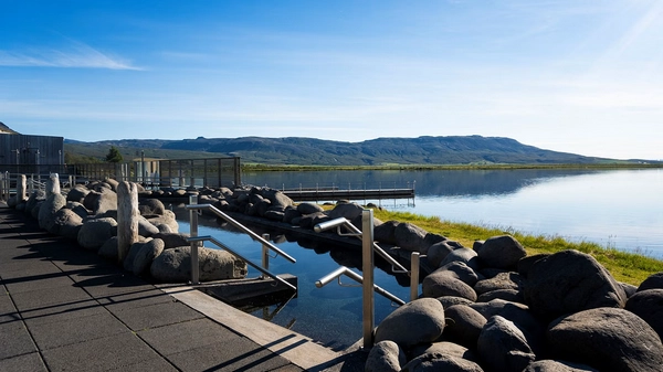 Relaxing spa experience with Golden Circle location benefits